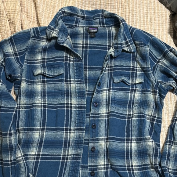 Women’s Patagonia Flannel - Picture 1 of 2